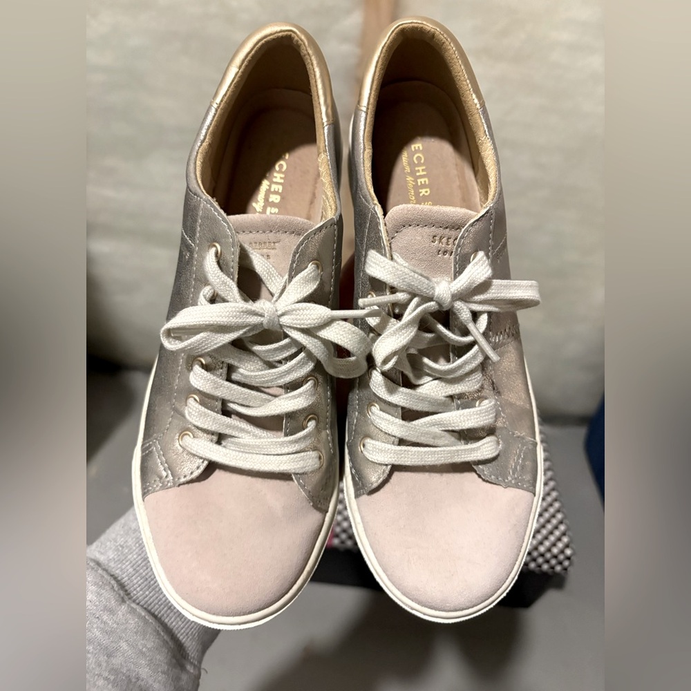 Skechers- Women's Gray and Beige Sneakers